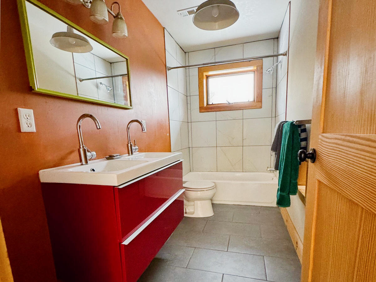 61 Blockhouse Road Essex NY 12936