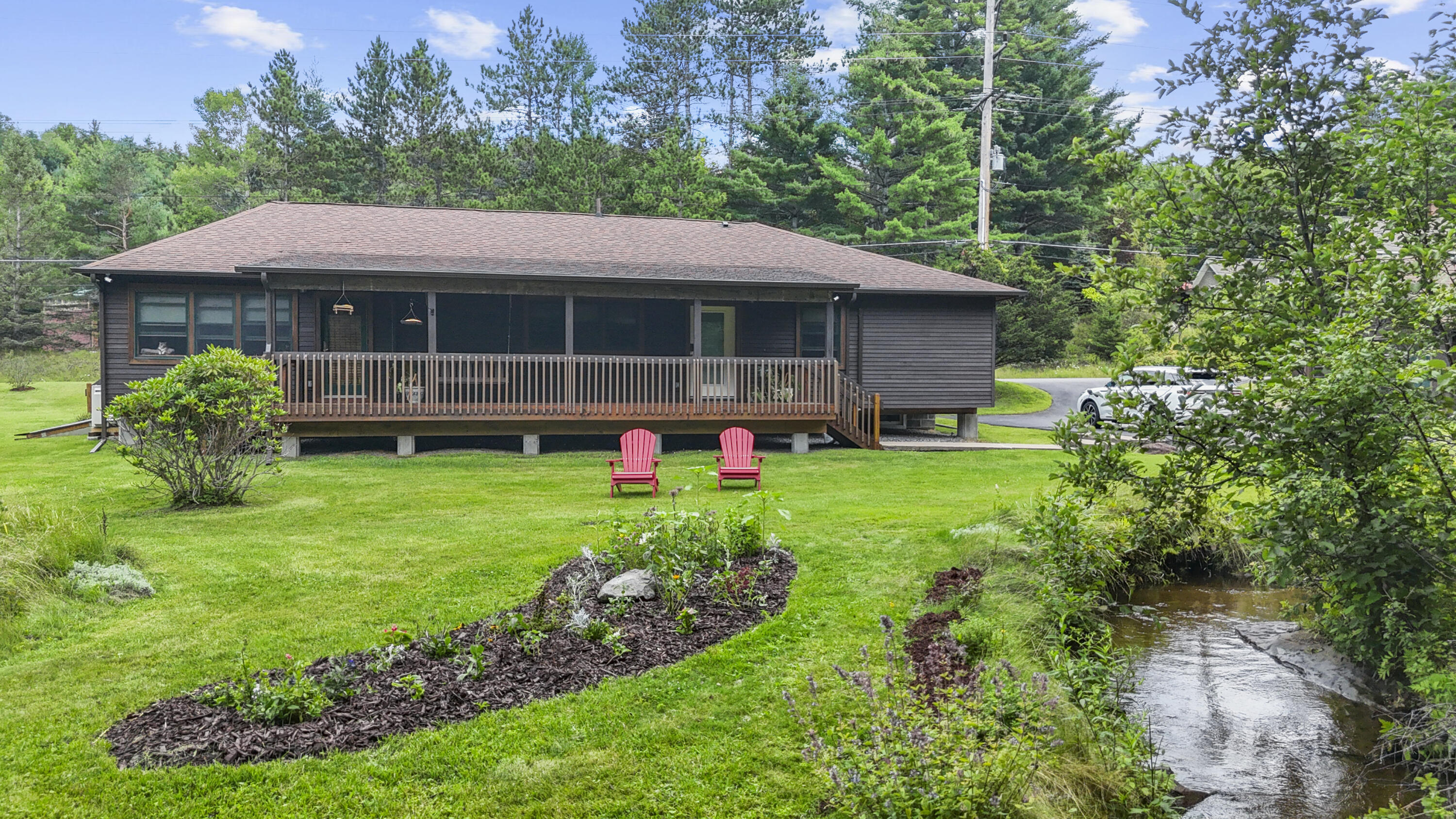 10807 Nys Route 9n Keene NY 12942