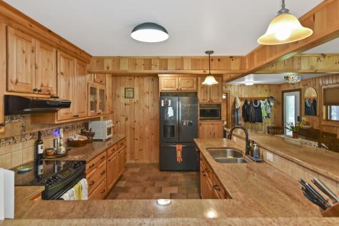 10807 Nys Route 9n Keene NY 12942