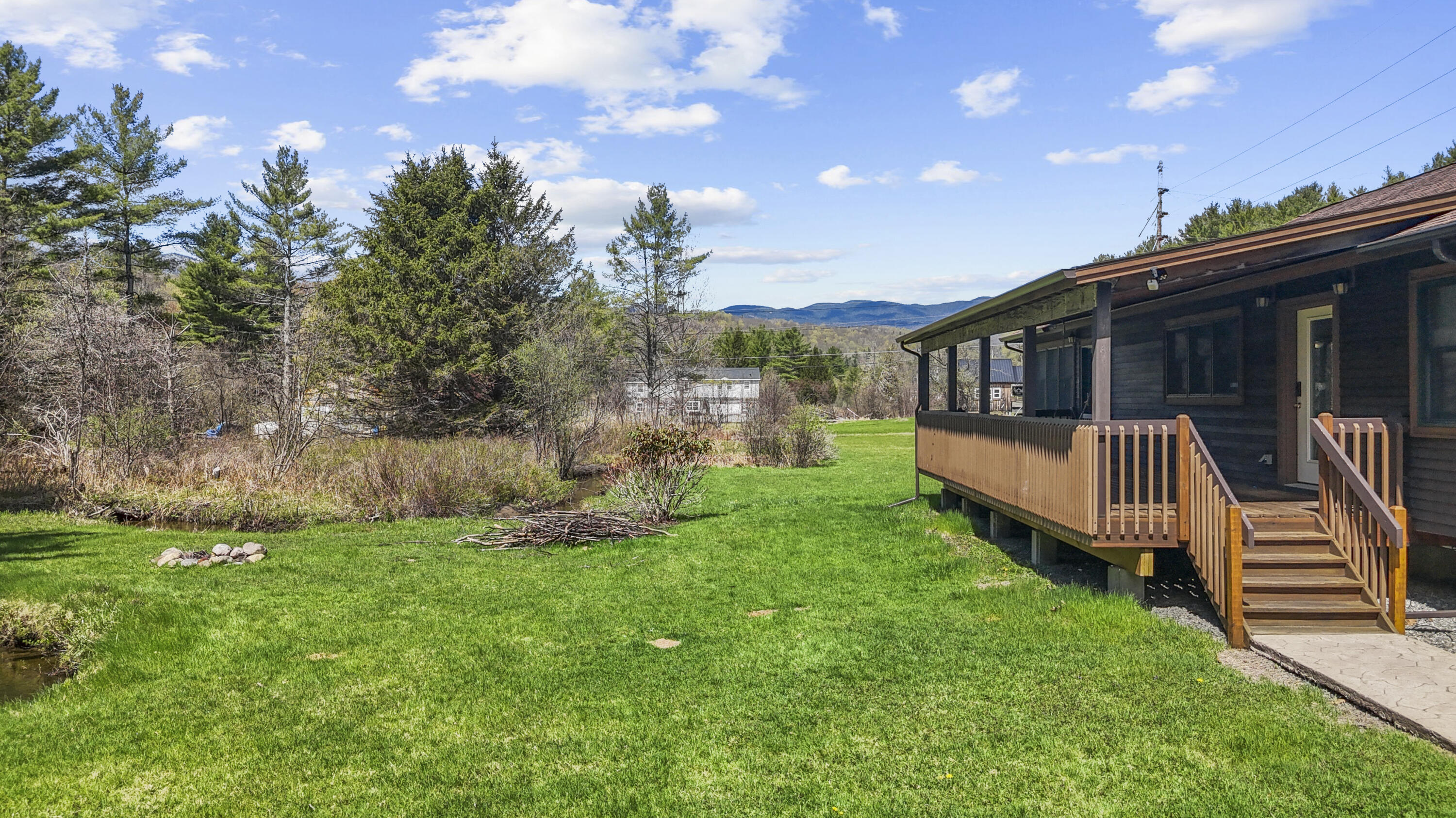 10807 Nys Route 9n Keene NY 12942