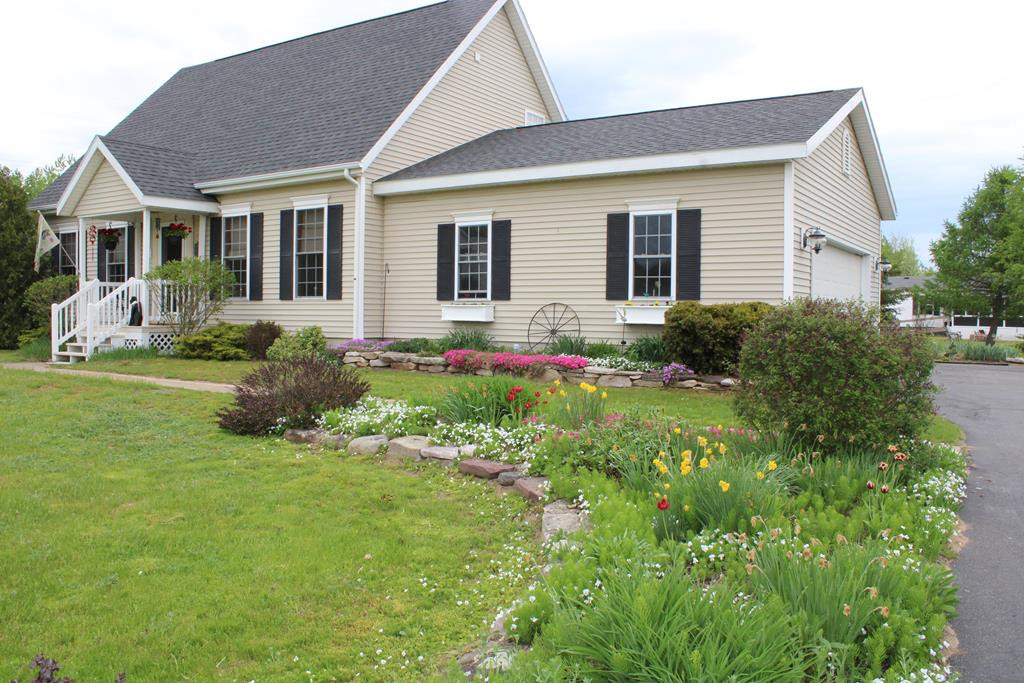 8 Cobblestone Drive Morrisonville NY 12962