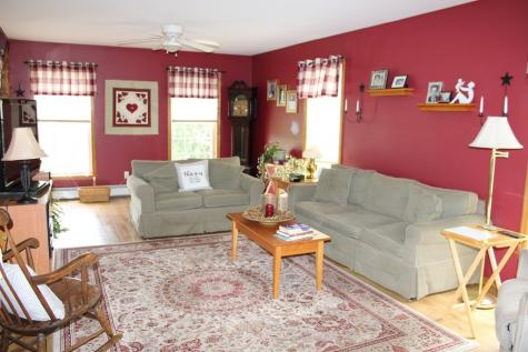 8 Cobblestone Drive Morrisonville NY 12962