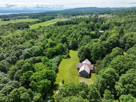 53 Blockhouse Road Essex NY 12936