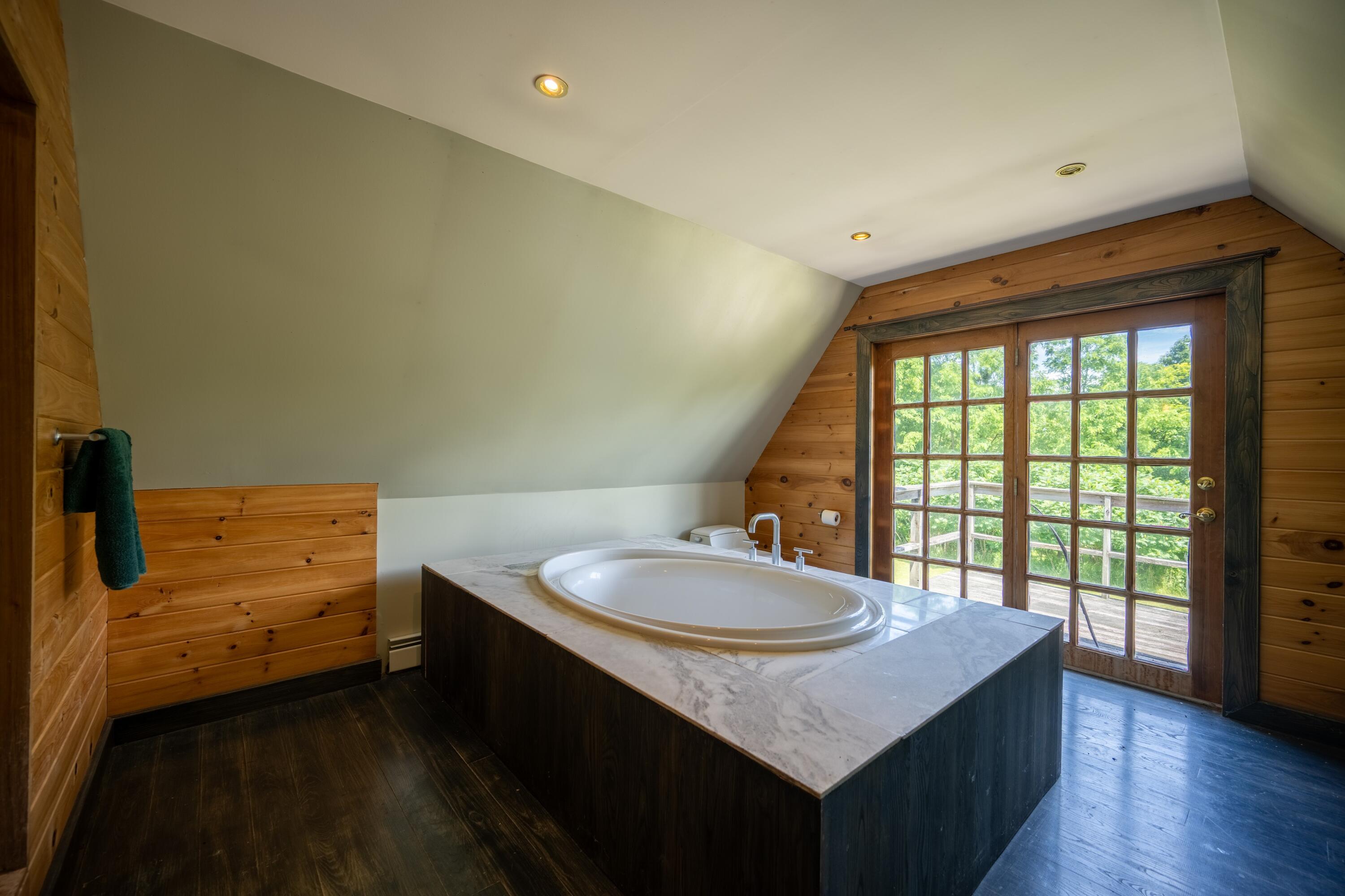 53 Blockhouse Road Essex NY 12936