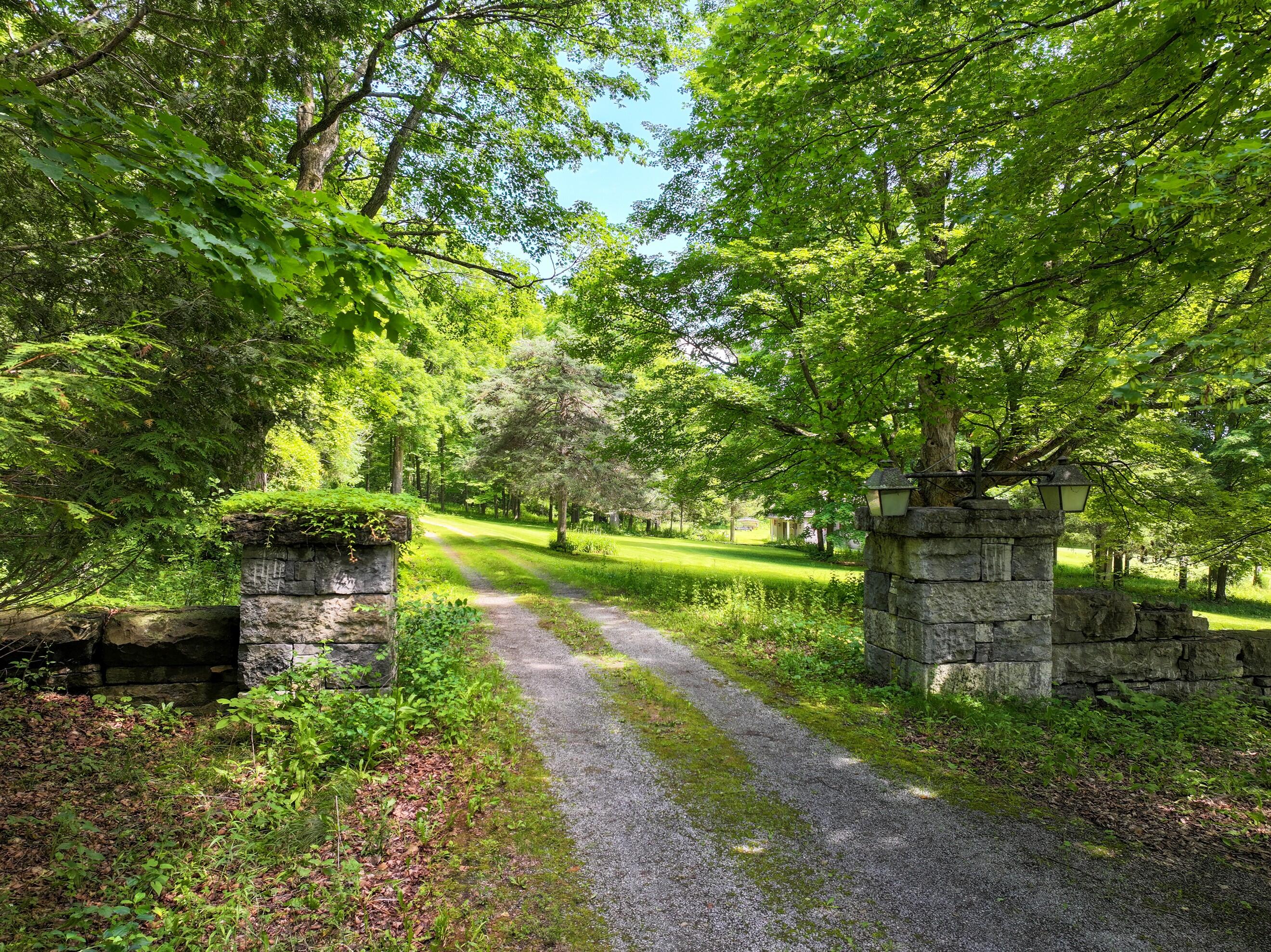 53 Blockhouse Road Essex NY 12936