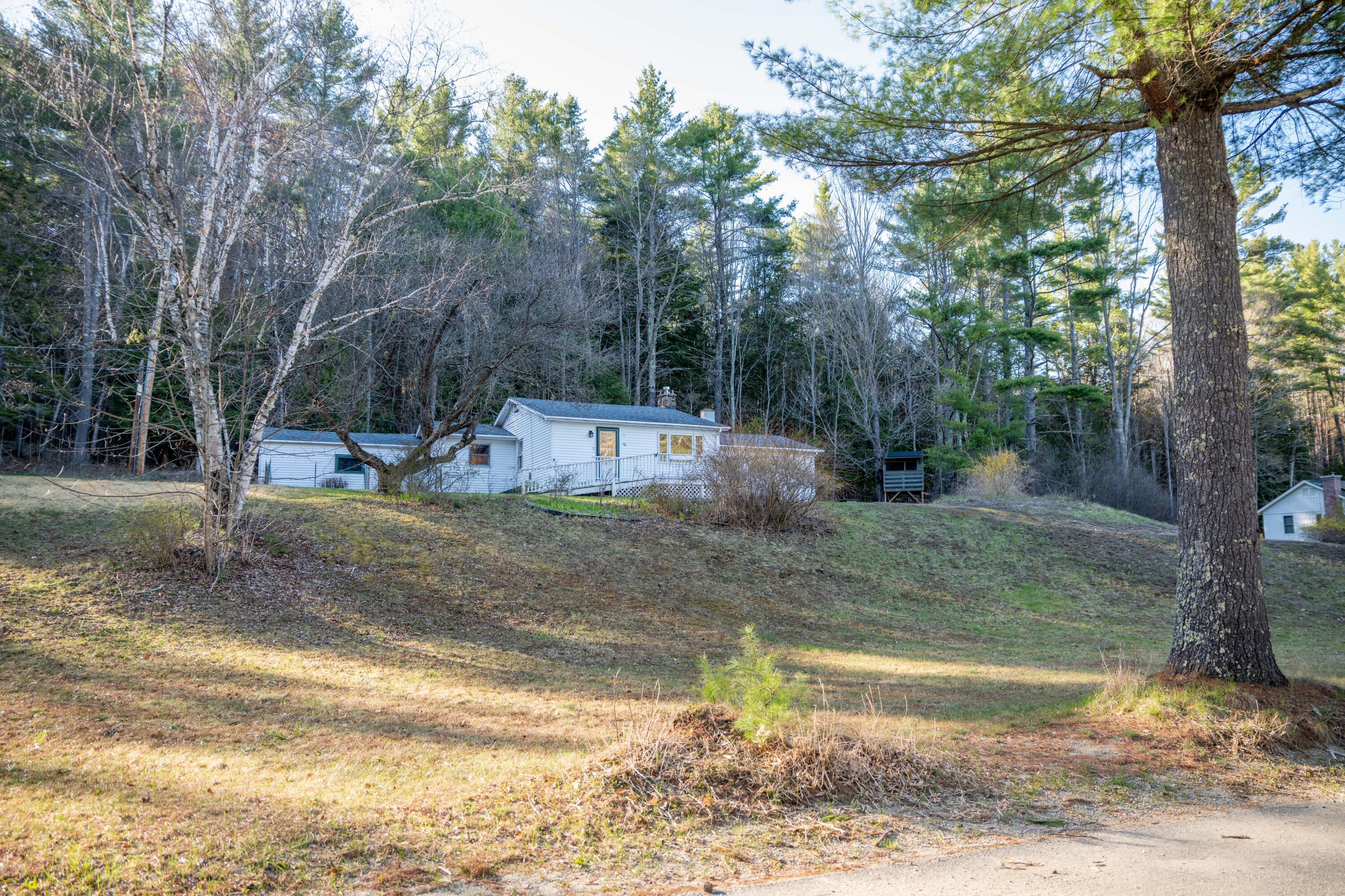 10 Molly Nye Road Keene NY 12942