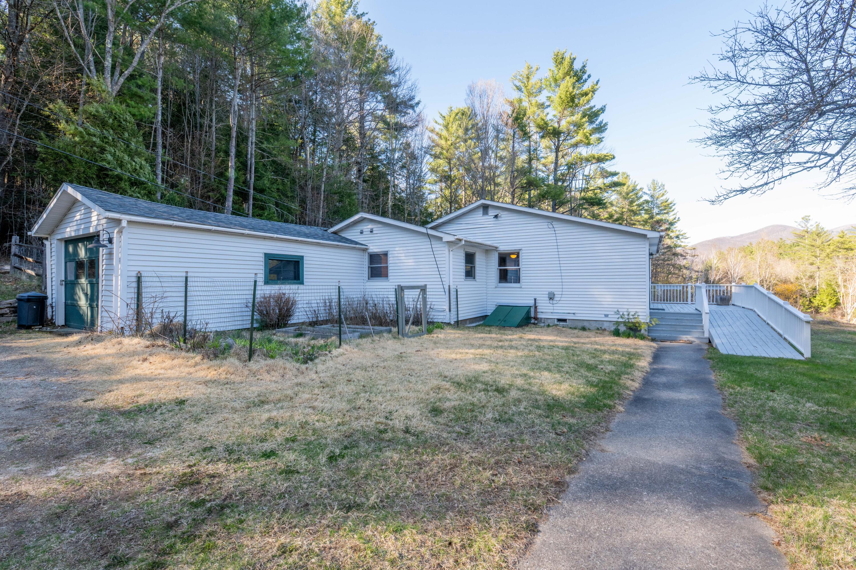 10 Molly Nye Road Keene NY 12942