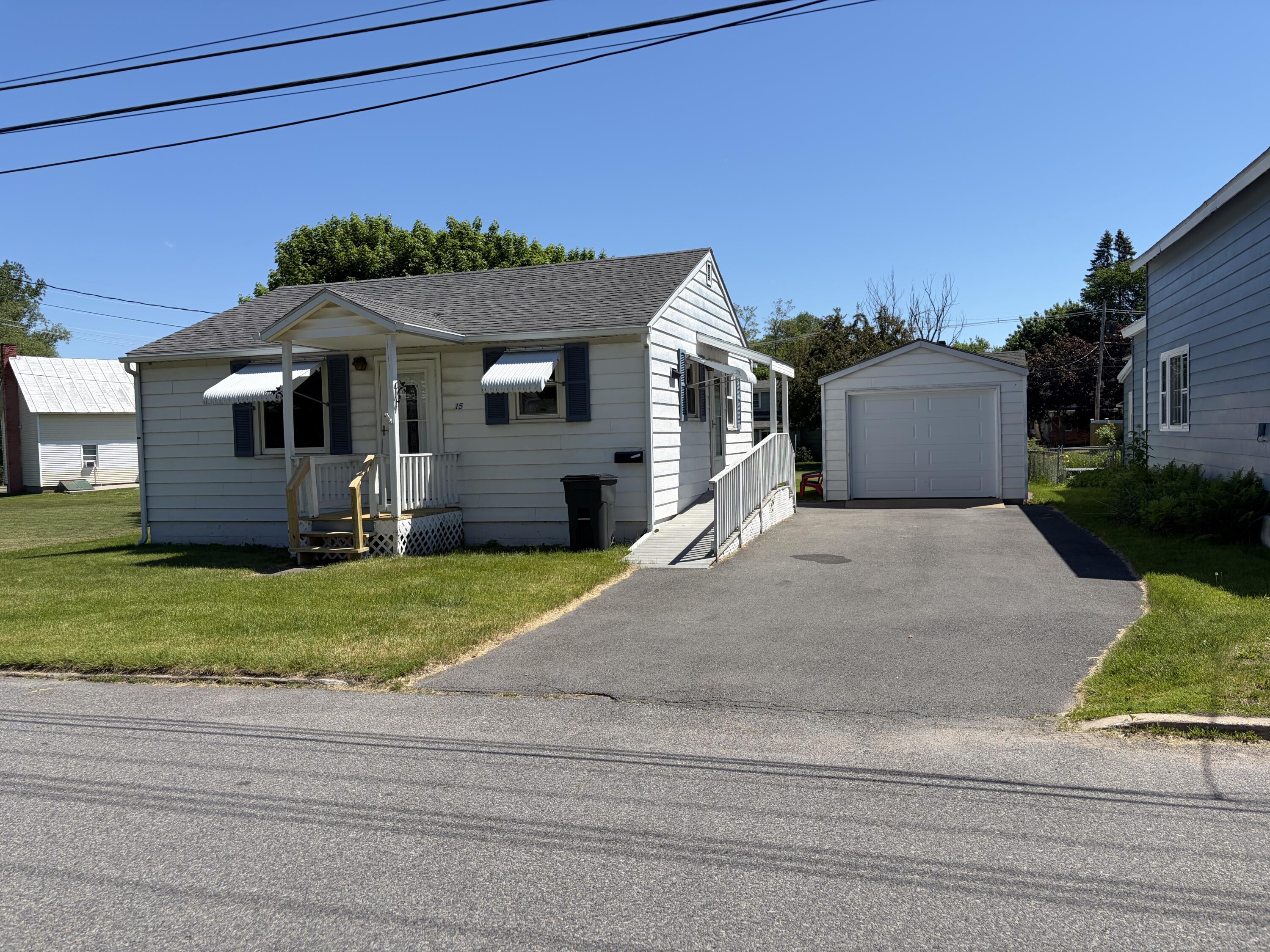 Plattsburgh NY, 15 Standish Street
