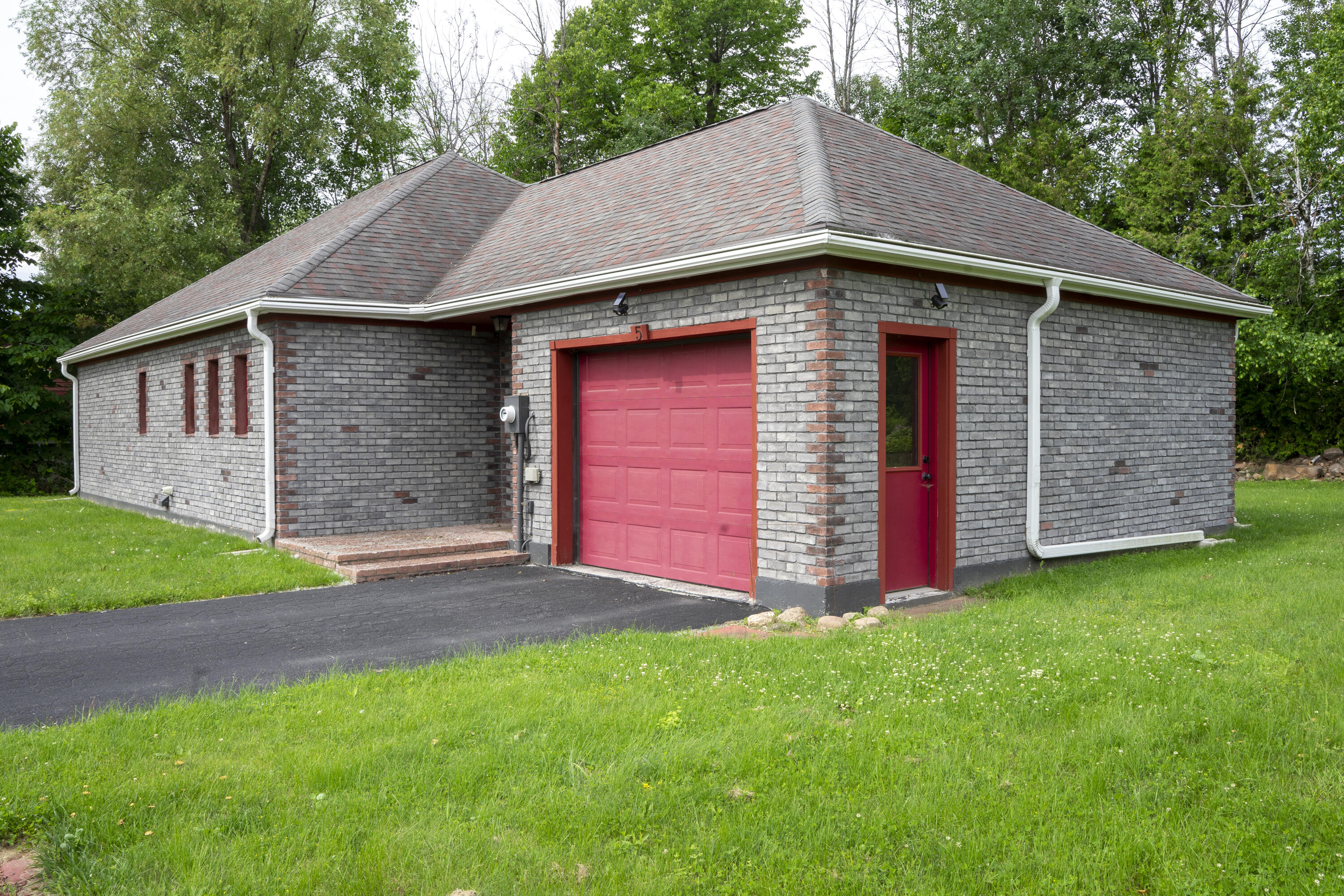 5 Sheila Avenue Plattsburgh NY 12901