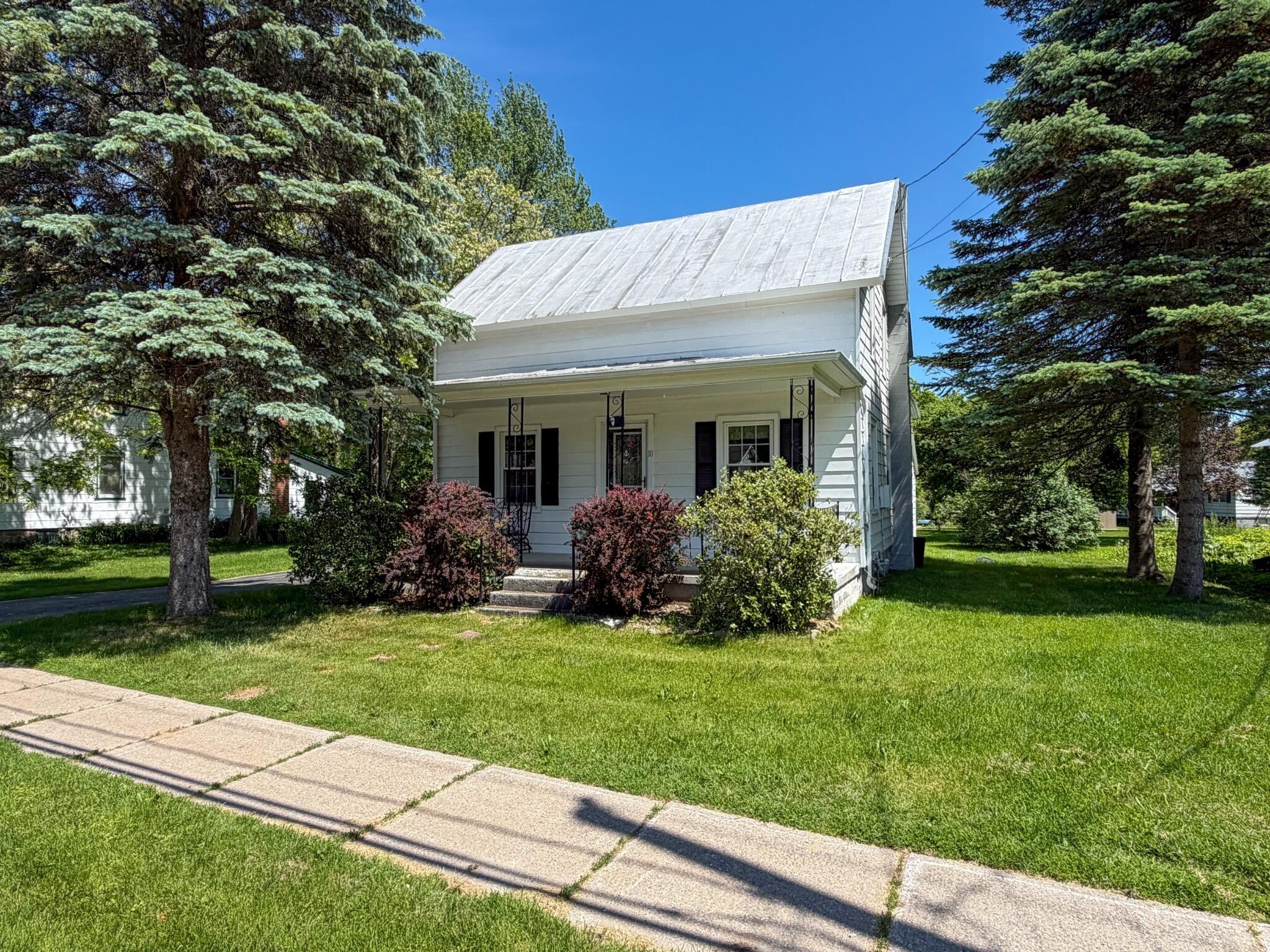10 Spruce Street Champlain NY 12919