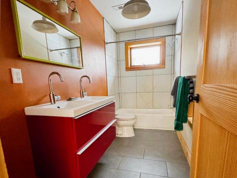 61 Blockhouse Road Essex NY 12936