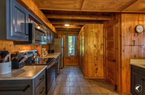 70 Presbury Point Way Westport NY 12993
