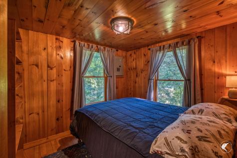 70 Presbury Point Way Westport NY 12993