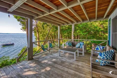 70 Presbury Point Way Westport NY 12993