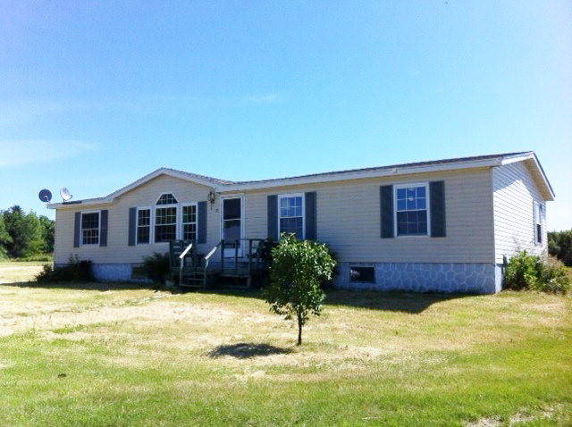 70 Glass Road Champlain NY 12919