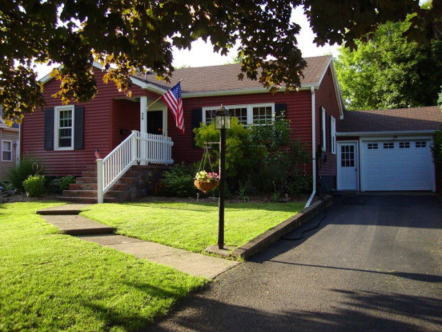 24 Clinton Street Rouses Point NY 12979