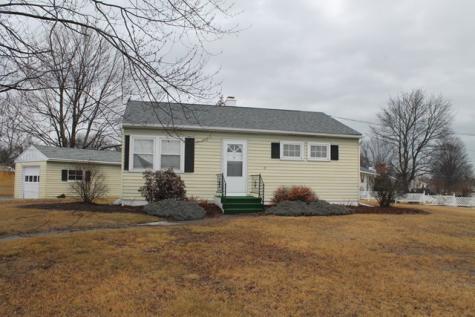 32 Mcintosh Drive Peru NY 12972