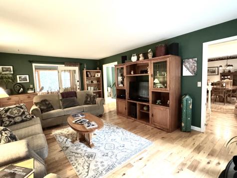 19 Alfreda Court Morrisonville NY 12962