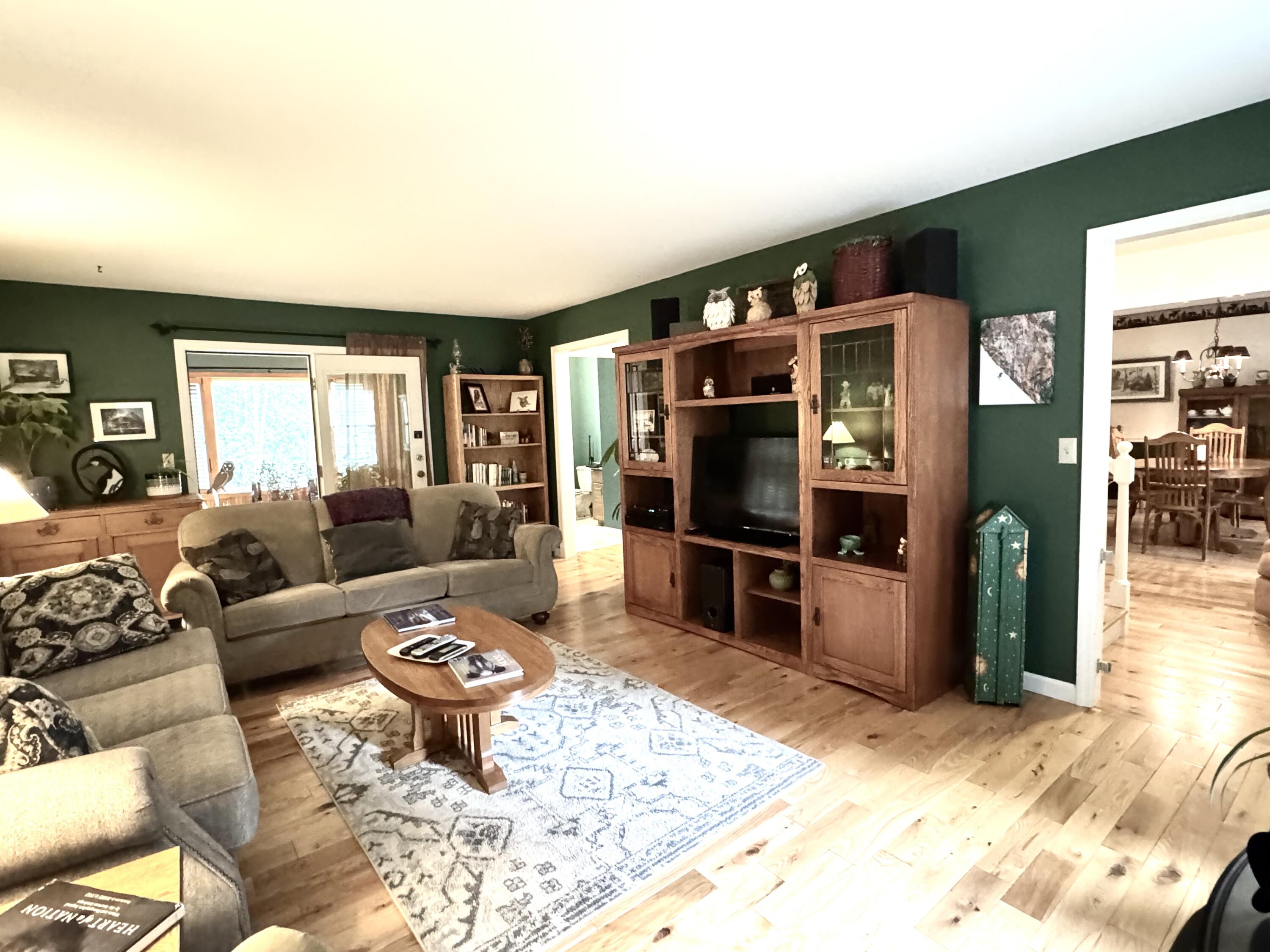 19 Alfreda Court Morrisonville NY 12962