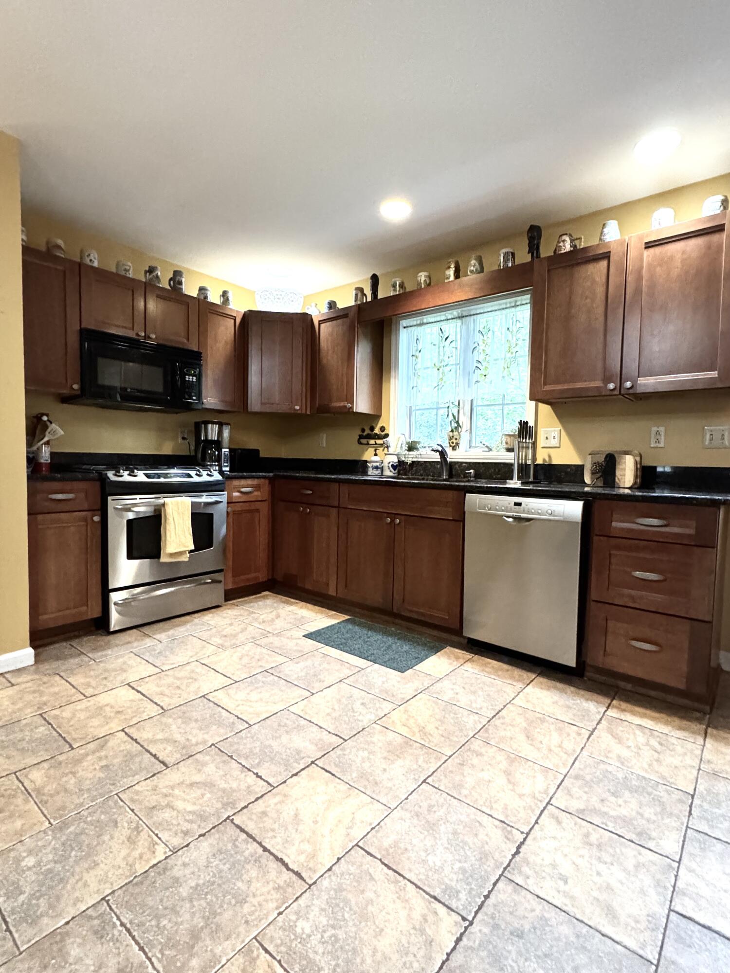 19 Alfreda Court Morrisonville NY 12962