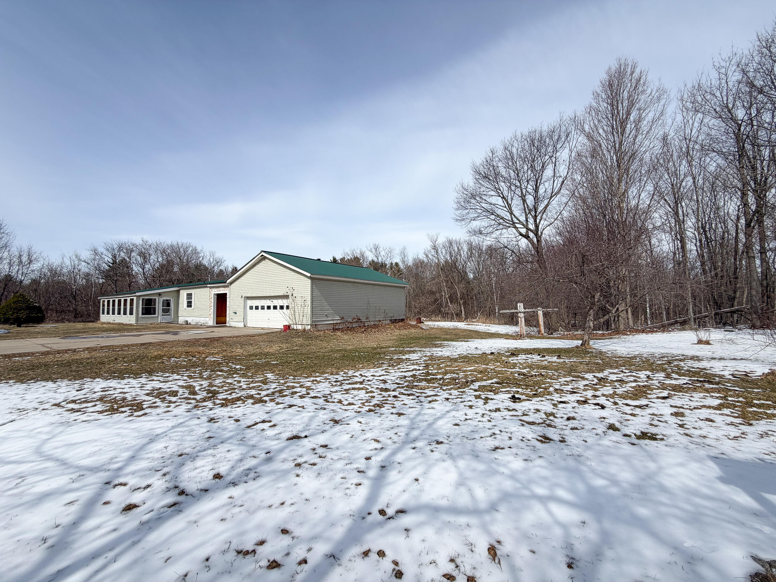 24 Mcdonald Road Mooers Forks NY 12959