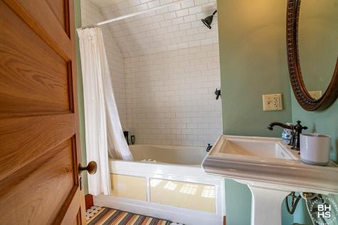 56 Albee Lane Essex NY 12936