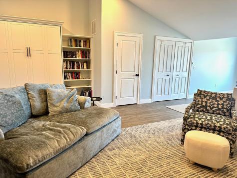 8 Lennox Way Plattsburgh NY 12901