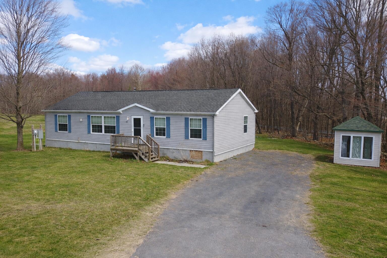 16 Gonyea Road Altona NY 12910