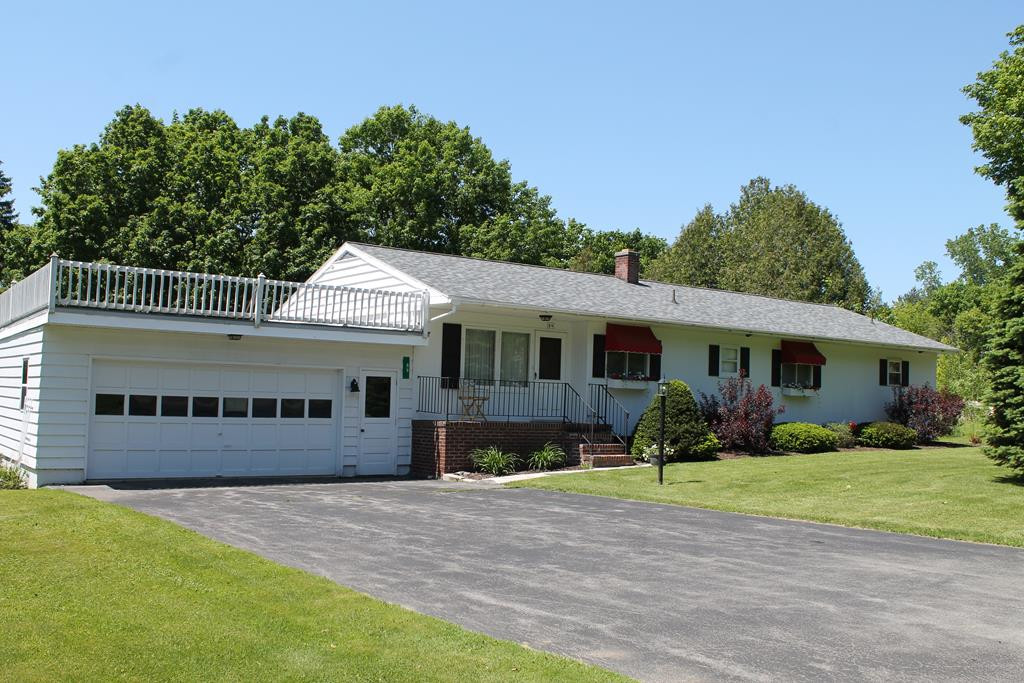 89 Oak Street Champlain NY 12919