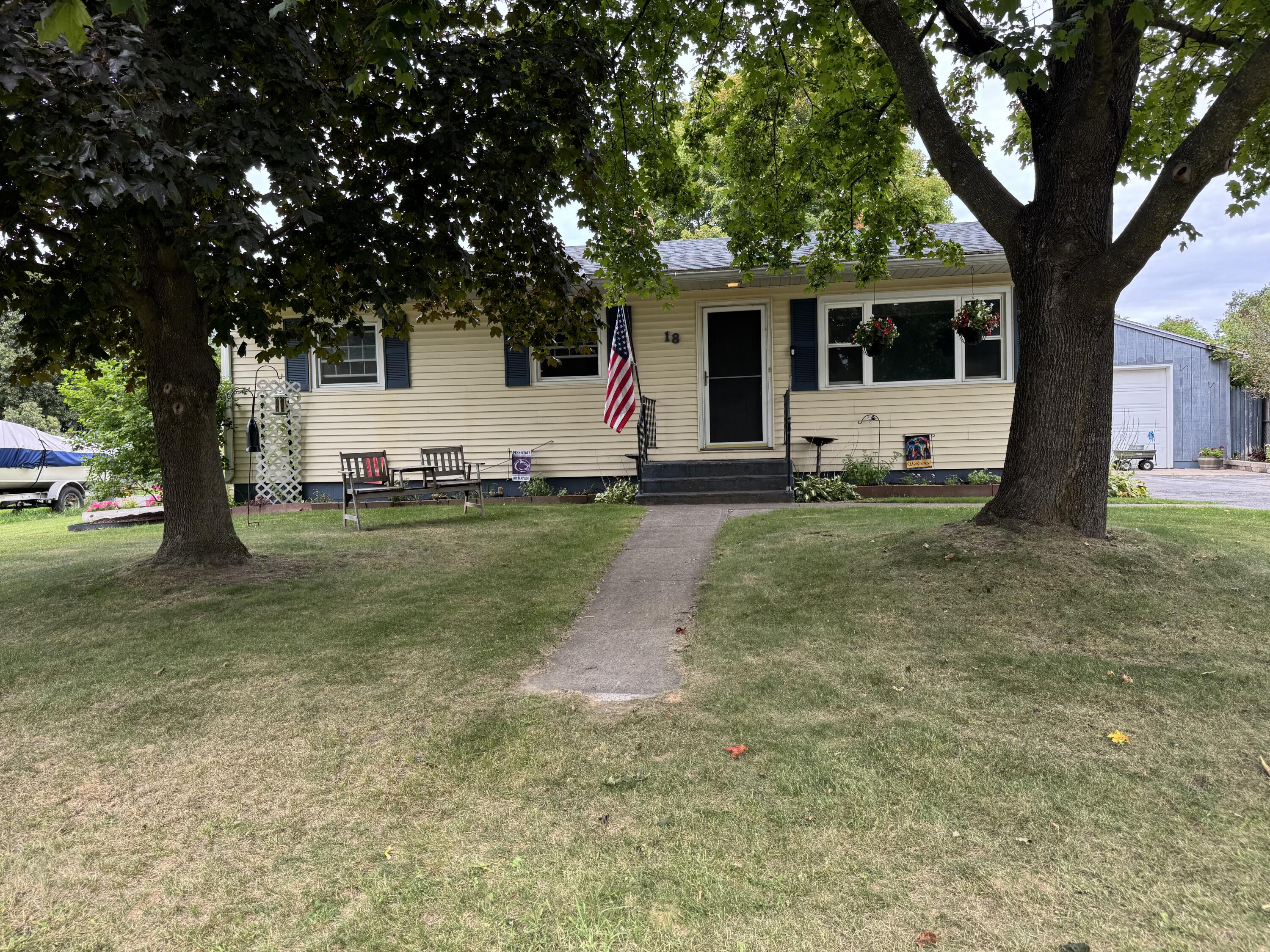 18 Mcintosh Drive Peru NY 12972