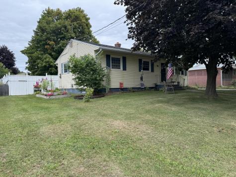 18 Mcintosh Drive Peru NY 12972