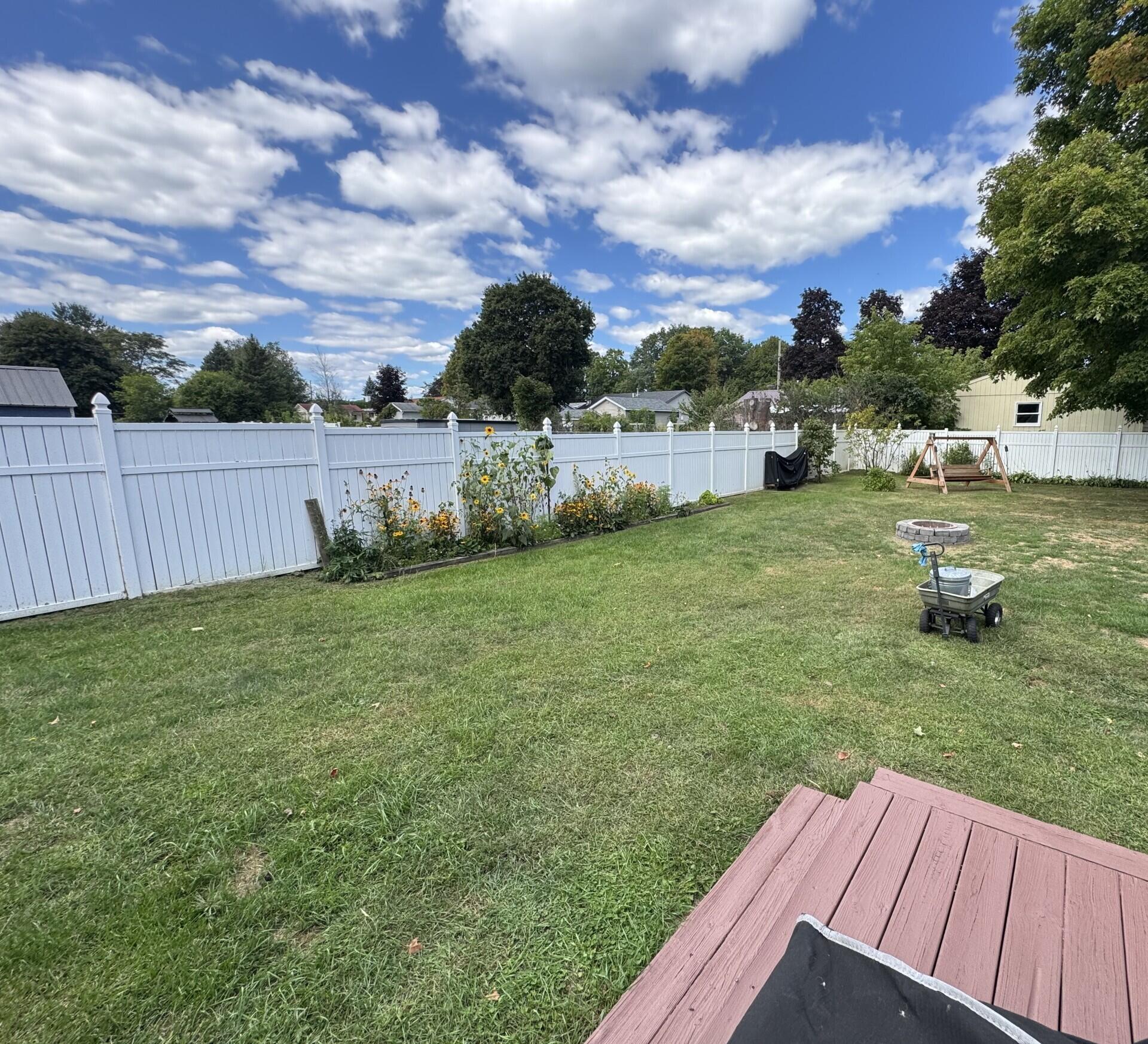 18 Mcintosh Drive Peru NY 12972