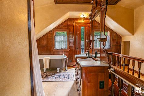 10918 Nys Route 9n Keene NY 12942