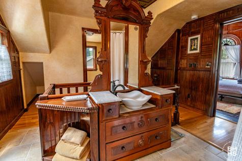 10918 Nys Route 9n Keene NY 12942