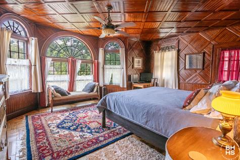 10918 Nys Route 9n Keene NY 12942