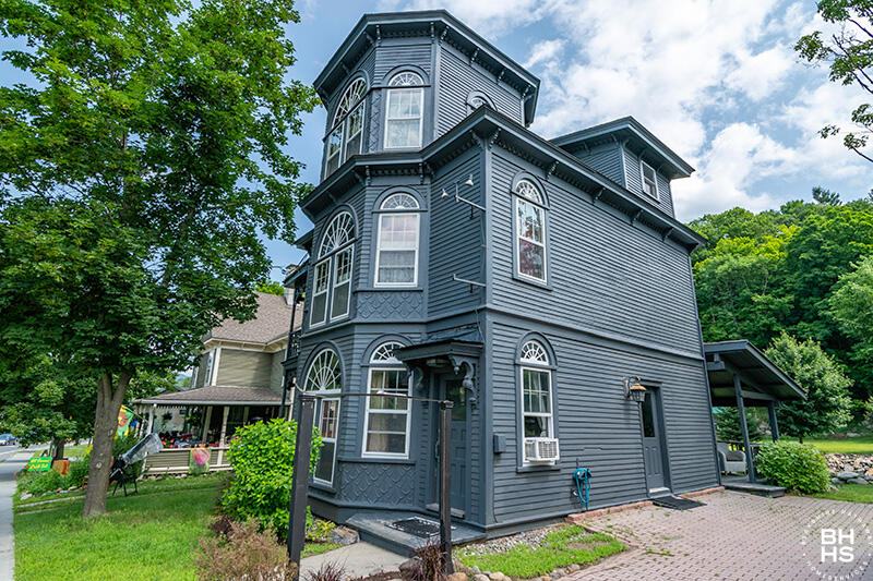 10918 Nys Route 9n Keene NY 12942