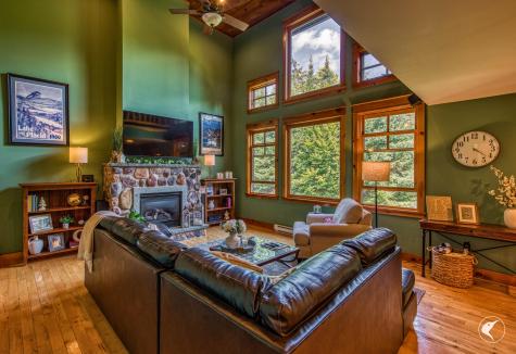 12 Rustic Way Lake Placid NY 12946