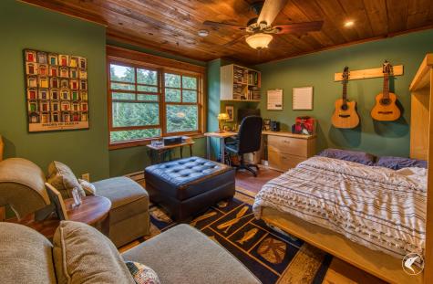 12 Rustic Way Lake Placid NY 12946