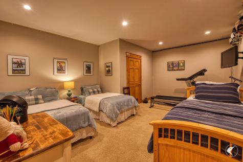 12 Rustic Way Lake Placid NY 12946