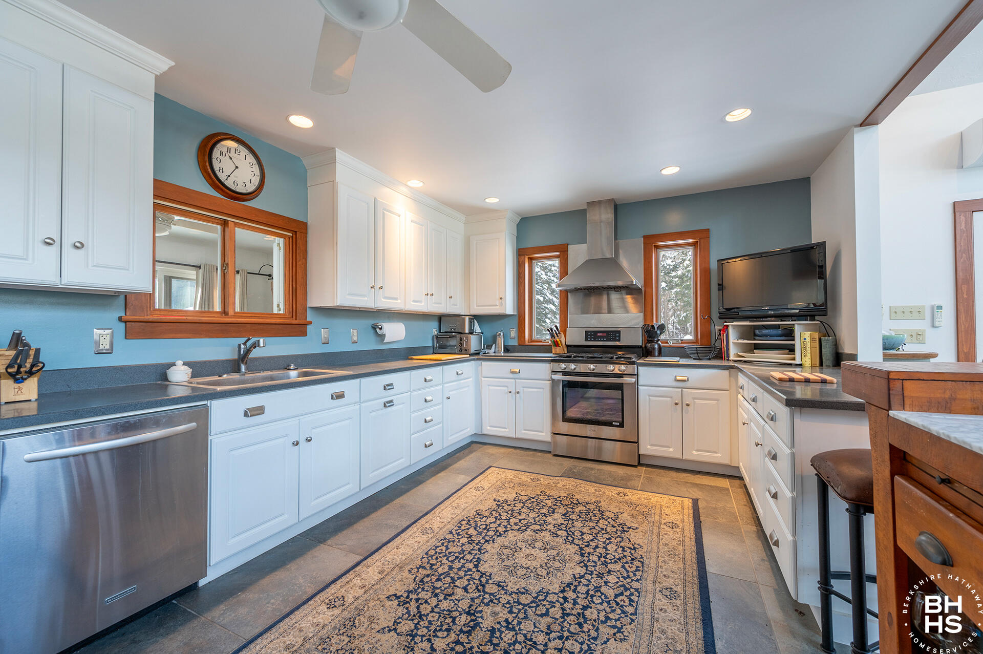 9977 Route 9n Keene NY 12942