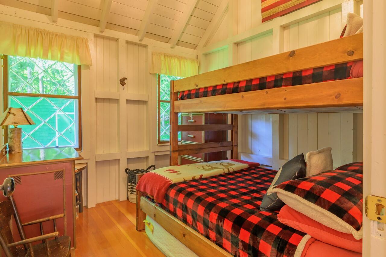 12 George & Bliss Lane Lake Placid NY 12946