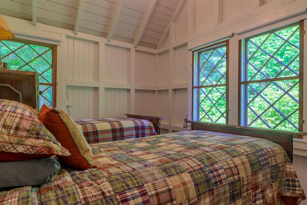 12 George & Bliss Lane Lake Placid NY 12946