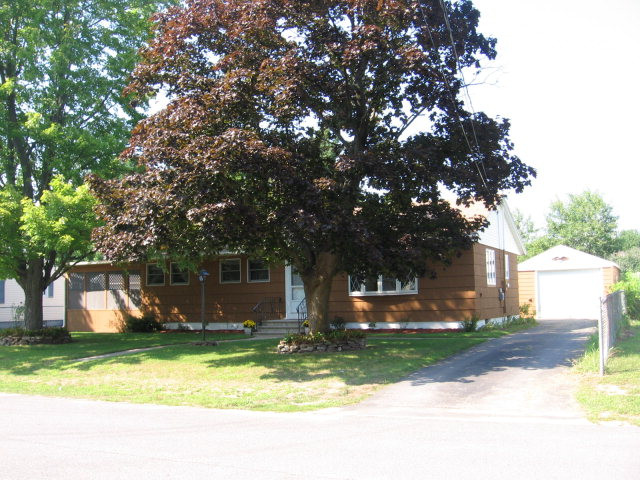 16 Mcintosh Drive Peru NY 12972