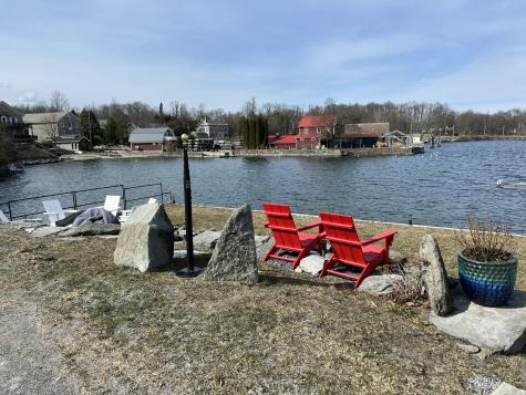 29 Beggs Point Street Essex NY 12936
