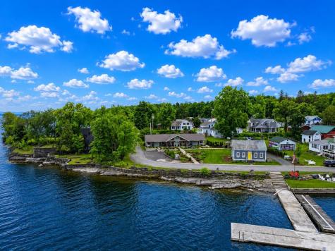 29 Beggs Point Street Essex NY 12936