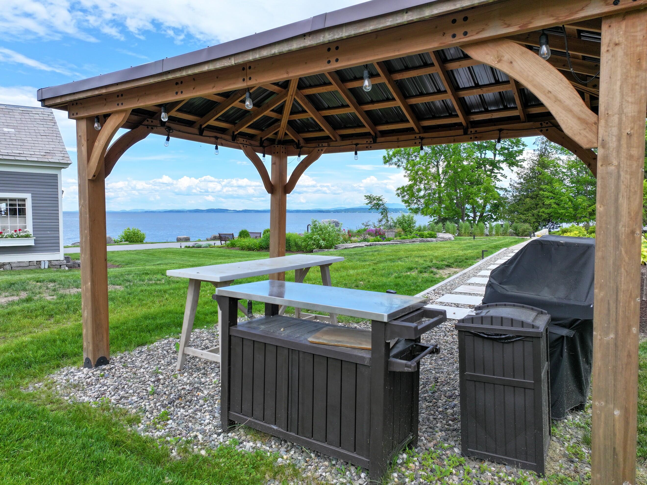 29 Beggs Point Street Essex NY 12936