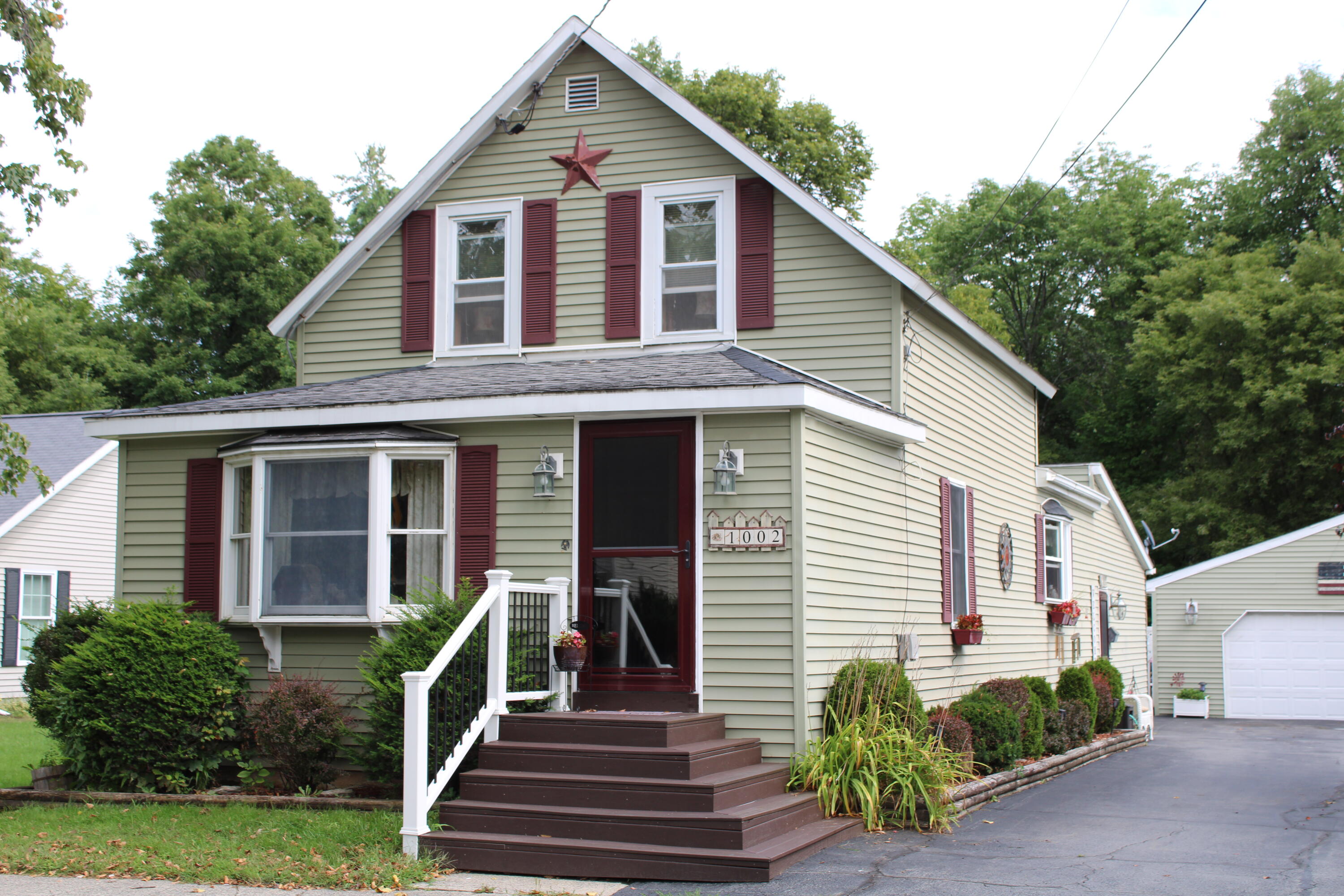 1002 Mason Street Morrisonville NY 12962
