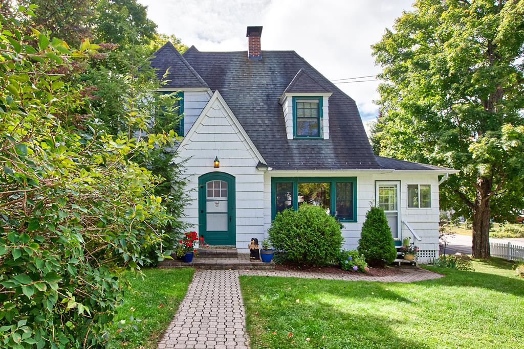 68 Nash Street Lake Placid NY 12946