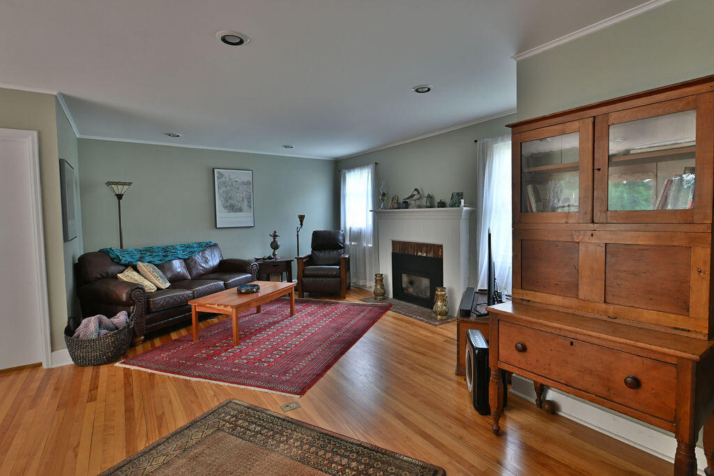 406 Park Avenue Saranac Lake NY 12983