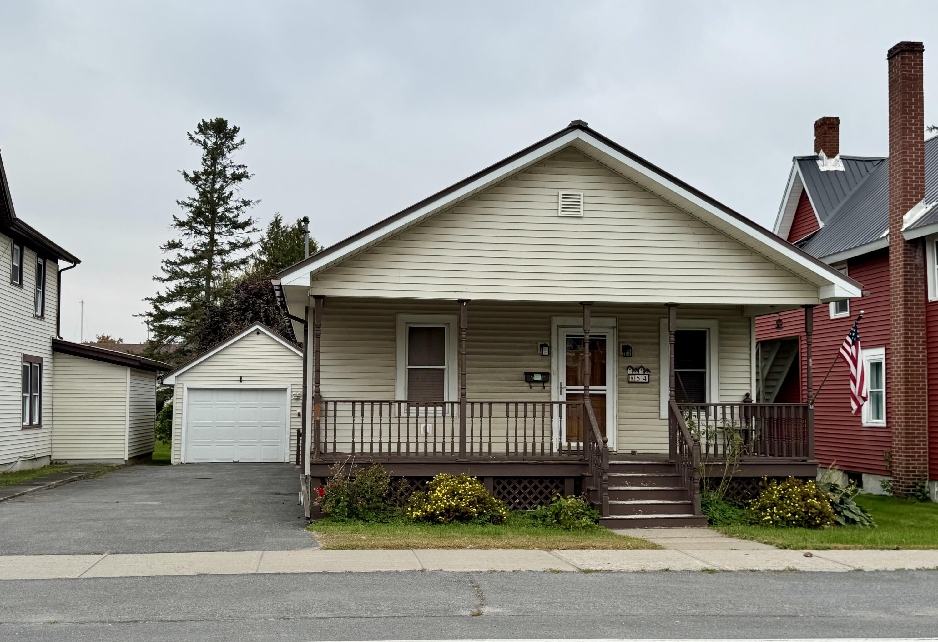 54 Pratt Street Rouses Point NY 12979
